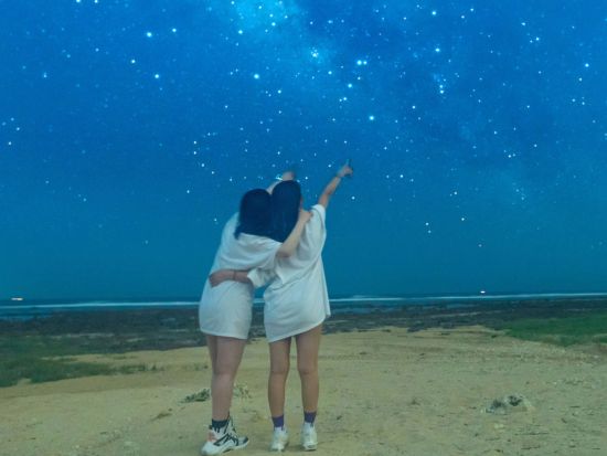 星空フォトと宙（そら）さんぽ 糸満・知念で満点の星々をバックに最高の記念写真を撮影 ＜1時間／沖縄本島南部＞