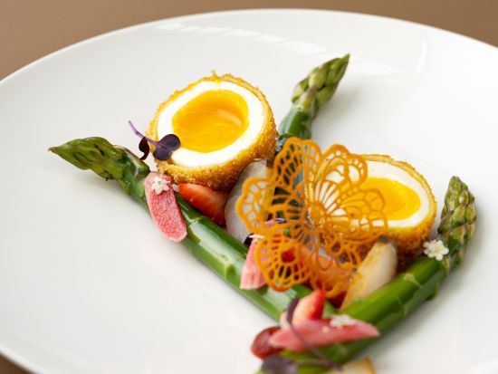 エッフェル塔内レストラン「マダム・ブラッスリー（Madame Brasserie）」ランチ　食事券＆事前予約サービス＜3コース／12:00または13:30開始＞