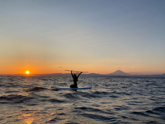湘南・江ノ島 SUPスクール スタンドアップパドルで江ノ島探検クルージング！＜3.5時間／午前・午後＞