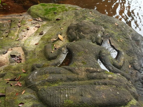 東洋のモナリザ「バンテアイ・スレイ」と水中遺跡「クバール・スピアン」ゆったり観光ツアー