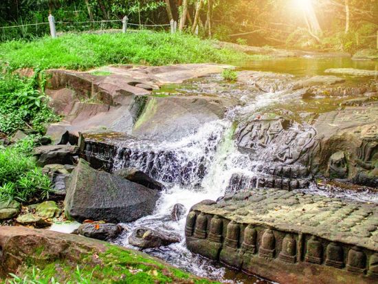 クバール・スピアン1日チャーターツアー ＜貸切／日本語ガイド／シェムリアップ発＞