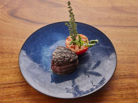 バリ・オーシャンフロント　食事券＆事前予約　オーシャンビューのレストランで本場のステーキを堪能！＜夕食／ヒルトン・ハワイアン・ビレッジ内＞