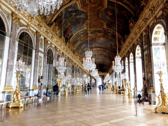 世界遺産ベルサイユ宮殿とトリアノン宮殿1日観光プレミアムツアー　宮殿内『アラン・デュカス』での昼食付＜日本語／専用車／貸切（1～6名）／パリ発着＞by[みゅう]