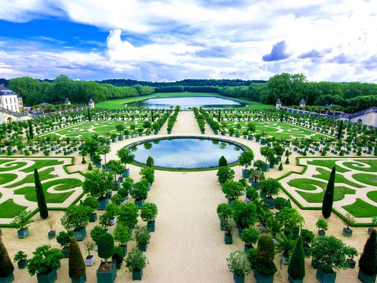 France_Versailles_shutterstock_1110439481 (1)
