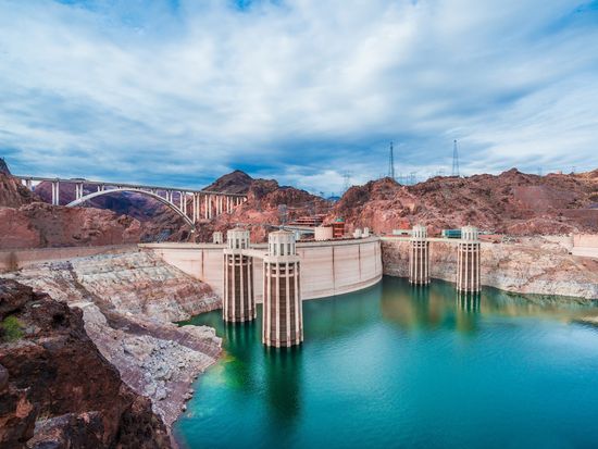 USA_Las Vegas_Hoover_dam_shutterstock_371366533