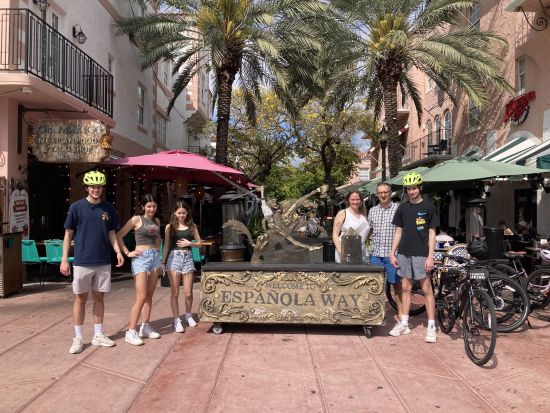 マイアミ・ビーチ 電動自転車サイクリングツアー　ローカルガイドと巡るマイアミのおすすめ＆歴史スポット＜2時間／英語ガイド＞by Unlimited Biking