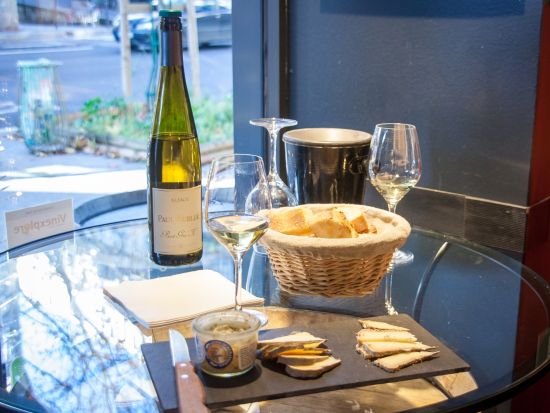 パリのワインセラーでワイン＆チーズ テイスティング＜英語＞