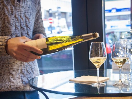 パリのワインセラーでワイン＆チーズ テイスティング＜英語＞