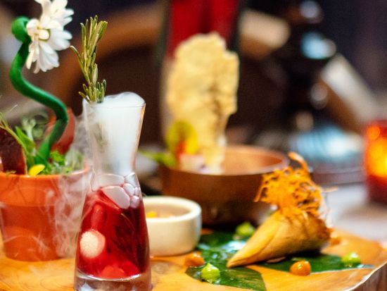 シルク・ドゥ・ソレイユ「JOYÀ」（ホヤ）チケット予約　幻想的で神秘的な世界観に圧倒されるナイトショーを鑑賞＜ディナー付きプラン・カンクン発の送迎オプション有＞