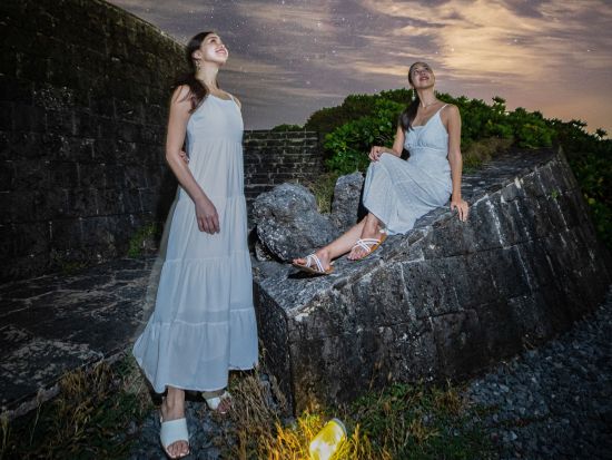 星空フォトと宙（そら）さんぽ 残波岬で沖縄の海と満点の星々を眺望！星空バックに最高の記念写真を残そう ＜1時間／読谷村＞