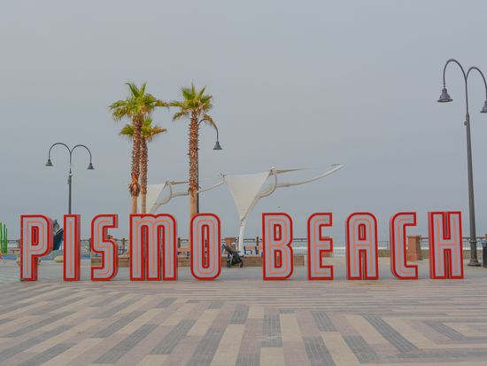 USA_California_Pismo Beach_pixta_80747644_M