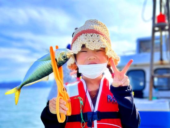 アジ釣りと3種のアジフライ食べ比べ日帰りツアー 漁船釣り体験＆島のおばあちゃんとアジフライ作り ＜6歳～／5時間／松浦市＞by 一般社団法人まつうら党交流公社