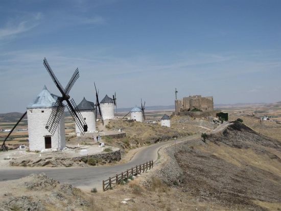 世界遺産クエンカ＆ラ・マンチャの風車　1日観光ツアー ＜貸切／英語ドライバー／マドリード発＞