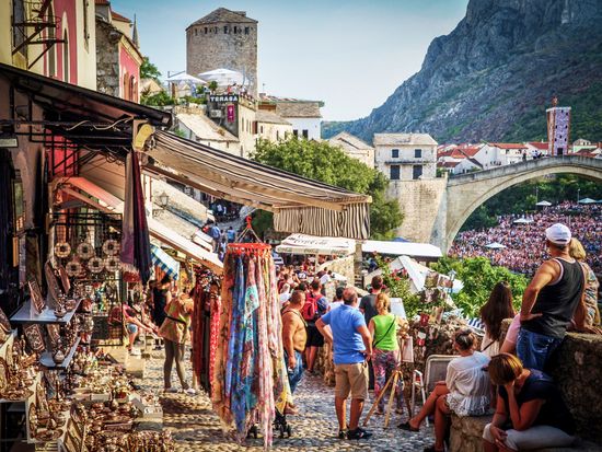 pixta_81052077_L_Mostar