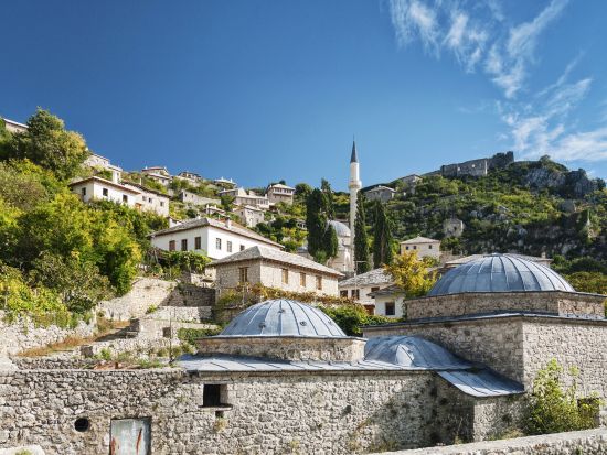 隣国ボスニア・ヘルツェゴビナへ！自然保護地区クラビカの滝＋世界遺産モスタル＋要塞都市ポチテリ 日帰り観光ツアー＜英語ドライバー／ドブロブニク発＞