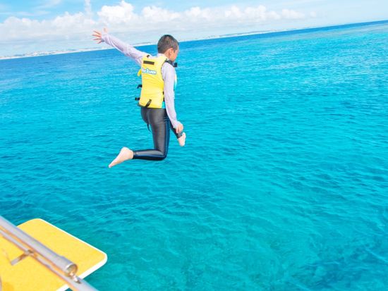 ジャンプ台からジャンプ