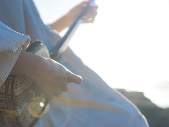 三線体験＋プロの生演奏 サンセットを眺めながら島の文化にふれる特別な時間＜石垣島＞