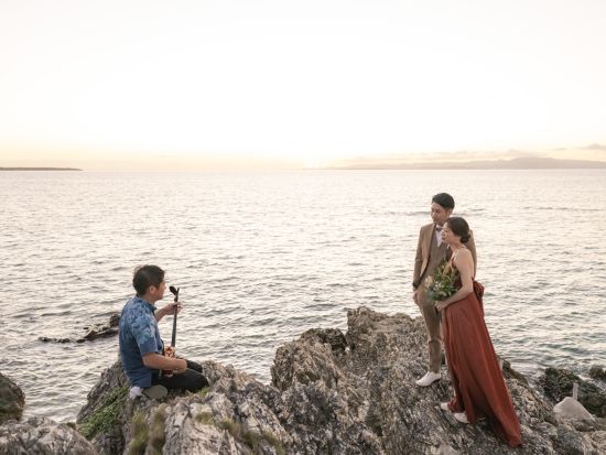 三線体験＋プロの生演奏 サンセットを眺めながら島の文化にふれる特別な時間＜石垣島＞