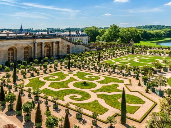 ベルサイユ宮殿 半日英語ツアー　宮殿優先入場＆庭園見学付き　トリアノン宮殿入場パス付き＜英語ガイド／現地集合・解散＞