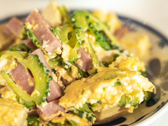 島のねえねえに教わる地元のガチ沖縄料理教室 ローカルな文化を体験＜石垣島＞