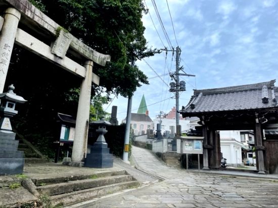祈りの三角ゾーンと2つの世界遺産 散策ツアー　大浦天主堂やグラバー園をガイドの解説付きでめぐる異文化共存の歴史コース ＜午前・午後／約2時間／長崎市＞