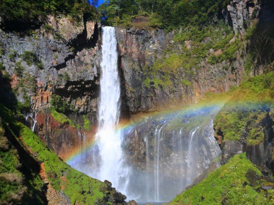 東京発日帰りバスツアー　日光東照宮＆いろは坂・華厳の滝・中禅寺湖！名物「栗おこわ葵御膳」付きで日光の絶景と歴史を満喫＜英語・中国語ガイド＞