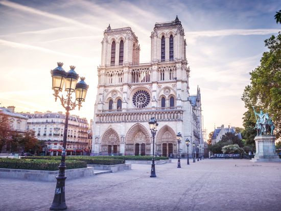 パリ市内観光バスツアー　1.5時間で定番観光スポットを巡る＜日本語オーディオガイド／クルーズ付きプランあり＞