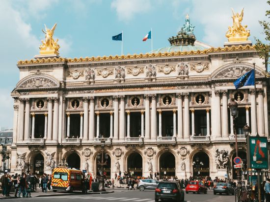 エッフェル塔 優先入場（第2展望台または第3展望台）＋パリ車窓観光ツアー＜日本語オーディオガイド付＞by ParisCityVision