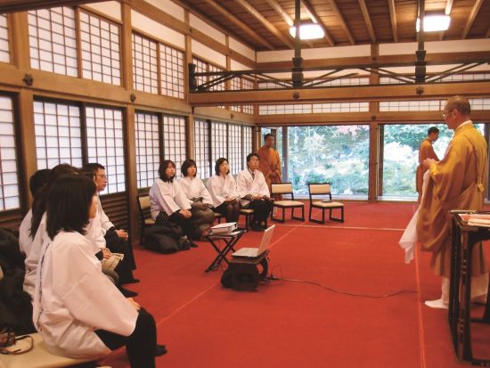 周遊観光バス「MY遊バス」で行く竹林寺 お遍路入門講座＜お遍路装束付き／MY遊バス五台山券付き／乗り降り自由／高知駅発＞