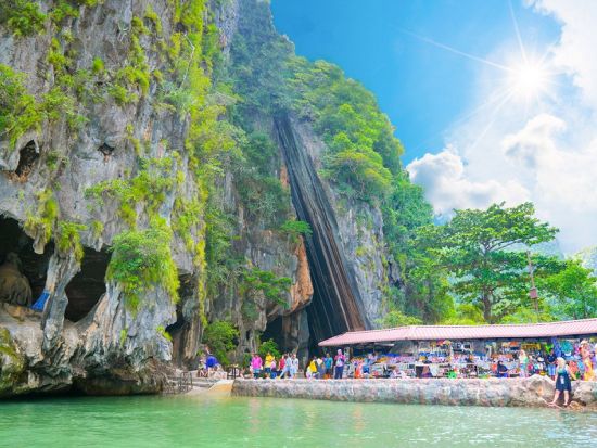 シーカヌー2島巡り☆2島での探検が魅了のオープンデッキボート！　カヌー＆観光探検満喫のスピードボート！選べるツアー＜ホテル送迎／ランチ付／英語ガイド＞