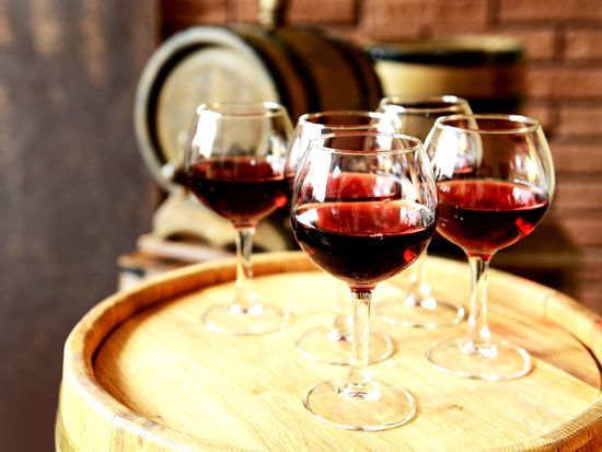 wine_tasting_shutterstock_222583465