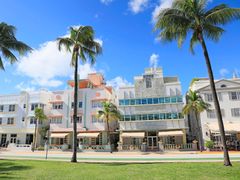 USA_Miami_Miami Beach_Ocean Drive_pixta_98490676_M