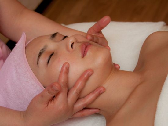 長今マッサージ「チャングム・マッサージ」 24Kゴールドオイル使用コースあり！伝統美を感じるエステでご褒美ケアを＜当日可／日本語OK／明洞駅徒歩5分＞