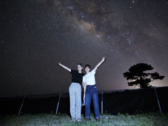 星空鑑賞ツアー　石垣市認定「美ら星マイスター」による星空解説　島人の島唄三線演奏付き＜3歳まで無料／市街地ホテル送迎可／当日17時まで予約可＞