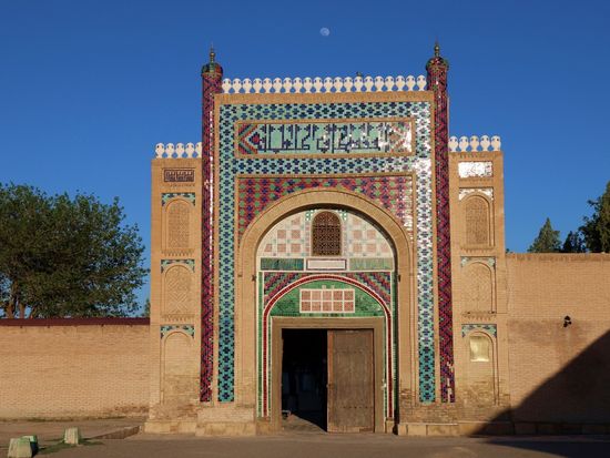 Uzbekistan_Buxoro_Palace of Moon-like Stars(Sitorai Mohi Xosa_Sitorai Mokhi Khosa)_shutterstock_1099401524
