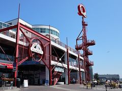 Lonsdale-Quay-Market-02-600