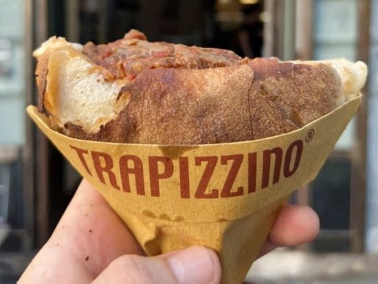 ローマの下町・トラステヴェレ 夜のローカルグルメウォーキングツアー！B級グルメからソウルフードまで試食たっぷり＆ワイン・ビール試飲付き＜混載／英語ガイド＞