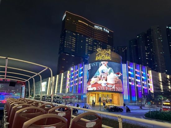 マカオ　オープントップバス　1日乗車券またはナイトツアー＜中国語または英語ガイド＞