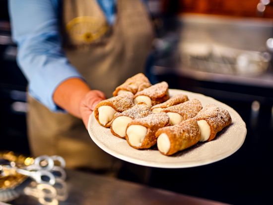 美食都市・ローマ グルメウォーキングツアー！本場のパスタ・ピザ・B級グルメ～絶品ドルチェまでを食べつくす＜ワイン試飲＆エスプレッソ又はカプチーノ付／英語ガイド＞