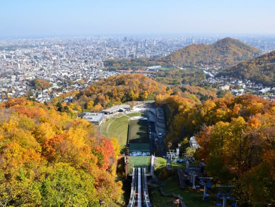 札幌市内観光 午後半日観光バスツアー 大倉山ジャンプ競技場＋羊ヶ丘展望台＜1名から催行／札幌駅発着＞by 北海道中央バス