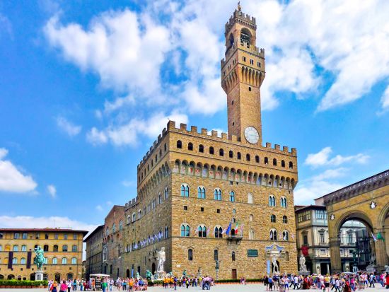 フィレンツェ市内観光＋ウフィツィ美術館入場 プライベートツアー＜午前・午後／日本語ガイド＞