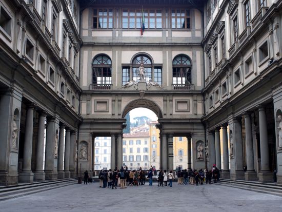 フィレンツェ市内観光＋ウフィツィ美術館入場 プライベートツアー＜午前・午後／日本語ガイド＞