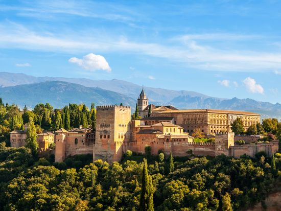 Spain_Granada_Alhambra_Palace_shutterstock_535037062