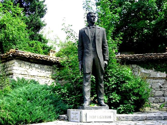 独立号砲を合図した、トドル・カブレシコフ