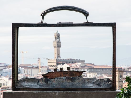 Italy_Florence_Giardino delle Rose_pixta_17911458_M