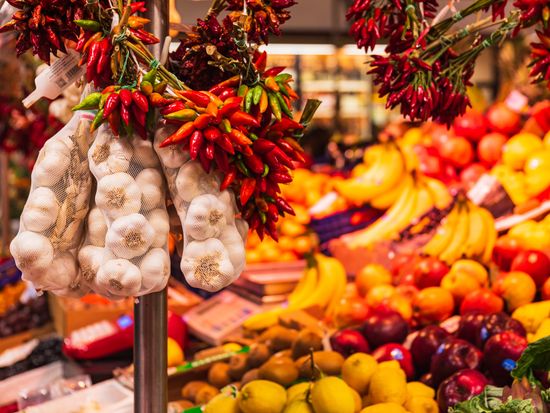 Italy_Florence_Central Market_pixta_88718646_M
