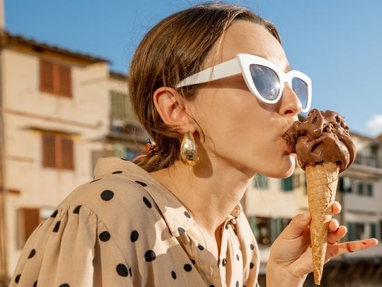 Italy_Florence_Gelato_Ponte Vecchio_pixta_91014089_M