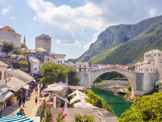 ボスニア・ヘルツェゴビナ 世界遺産モスタル＋要塞都市ポチテリ＋自然保護地区クラヴィカの滝 日帰り観光ツアー＜3月～11月／英語ガイド／スプリット発＞