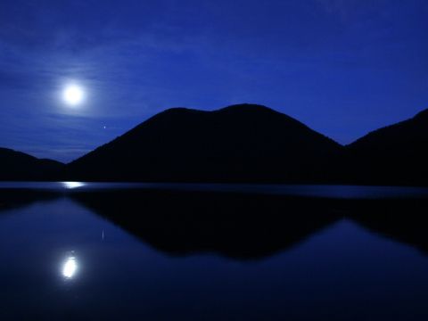 然別湖ナイトウォッチング　本物の自然の真っ暗な夜、知ってる？五感をフルに使って夜の世界を満喫！＜4～10月／然別湖＞by然別湖ネイチャーセンター