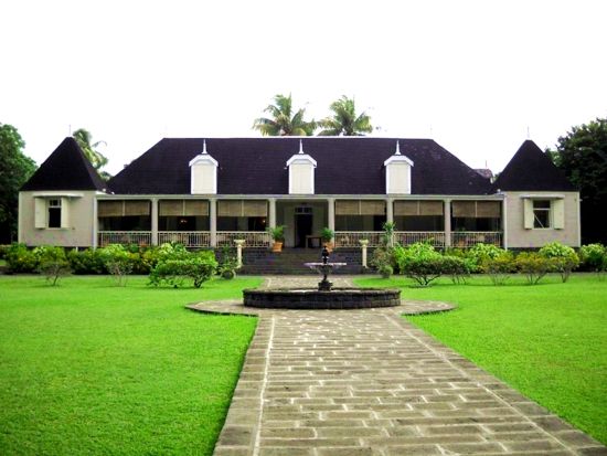 【プライベート】モーリシャス・ティールート見学ツアー　紅茶＆サトウキビ農園から学ぶモーリシャスの歴史と文化　紅茶・ラム酒試飲付＜英語／1～2名／送迎付／昼食付＞